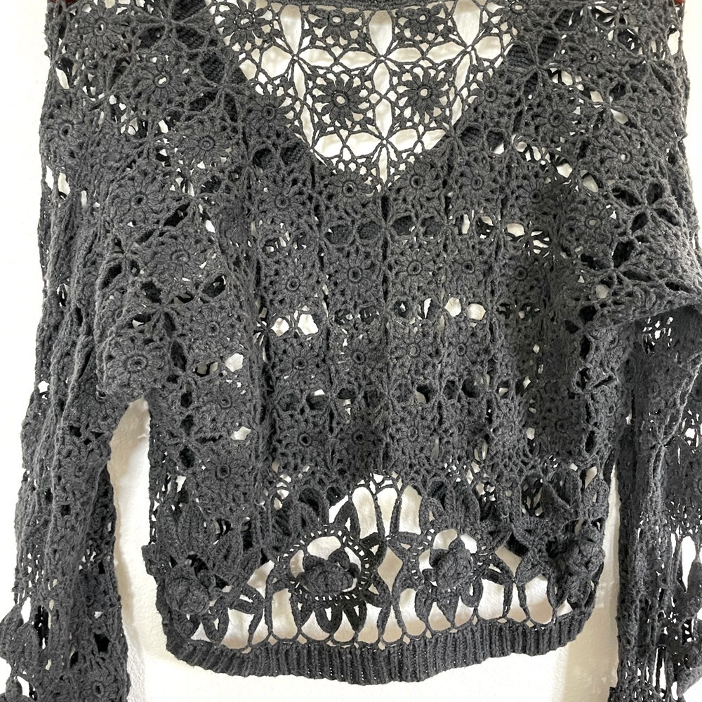 Hand Knit long sleeve top - Picture 3 of 4